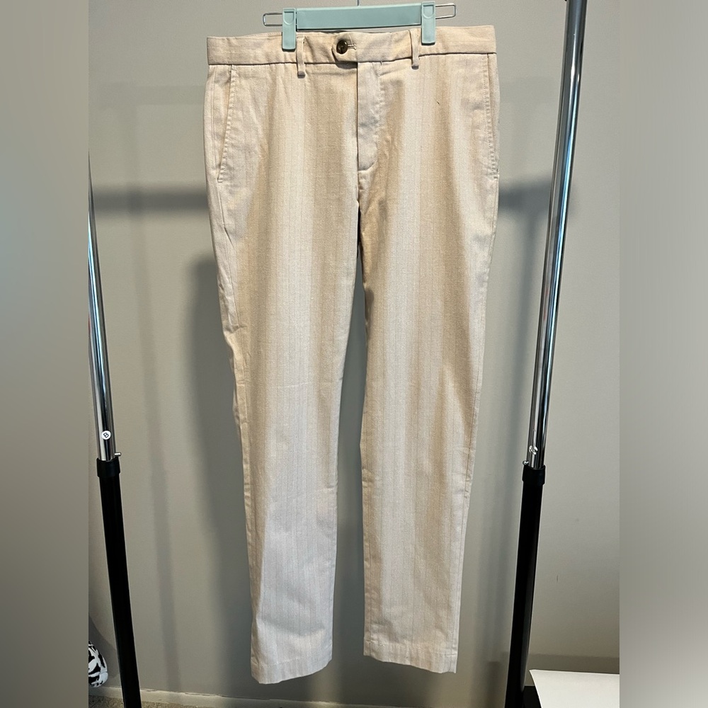 Banana Republic men's straight keg trouser. Sz 32 x 34.